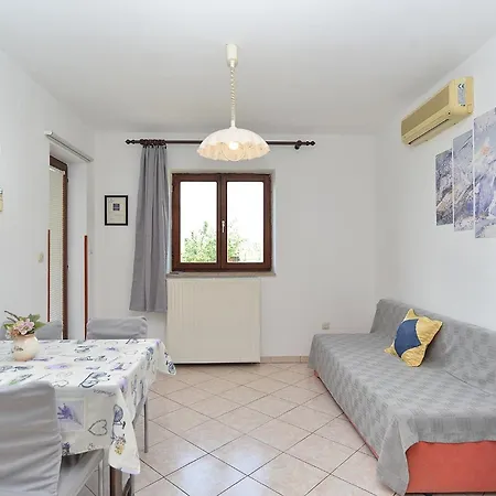 With Parking Space Valbandon, - 20706 *