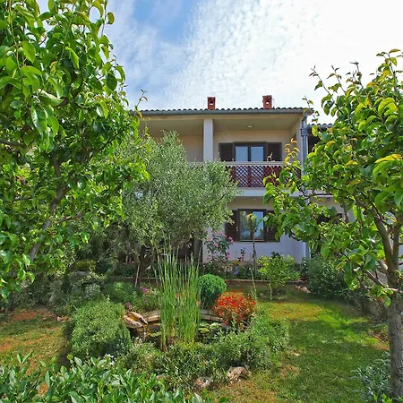 With Parking Space Valbandon, - 20706 Apartman Fažana
